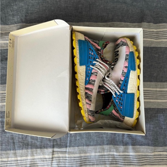 2018 Pharell x NMD Human Race ‘solar pack mother’ with original box and laces - Picture 4 of 4